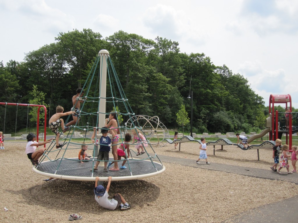 McLennan Park Kitchener, playground kitchener